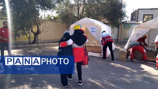 برگزاری مانور زلزله در مدرسه فاطمیه شهرستان آببر