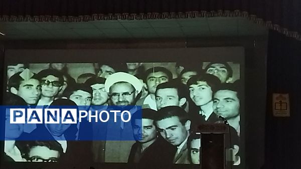 برگزاری همایش عقیدتی، سیاسی در کانون شهید رجائی شهر راز 