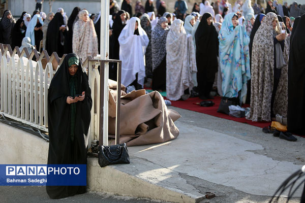 نماز عید فطر - امامزاده پنج تن لویزان