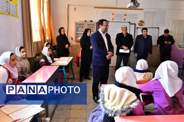 بازدید سرزده مدیرکل آموزش و پرورش کهگیلویه و بویراحمد از مدارس شاهد