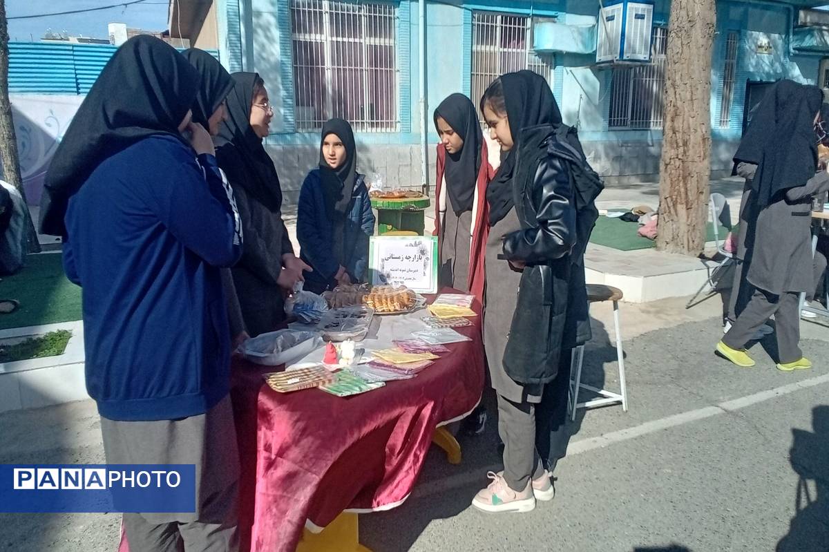 بازارچه‌‌ دانش‌آموزی در‌ دبیرستان‌ نمونه‌ اندیشه‌ کاشمر