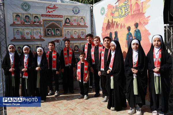 موکب «عشاق‌الحسین» سازمان دانش آموزی در راهپیمایی خانوادگی جاماندگان اربعین حسینی - تهران