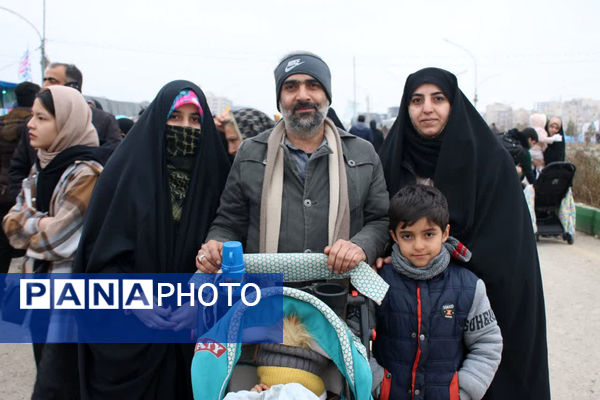 جلوه های حضور خادمان نوجوان در شادپیمایی مسجد جمکران