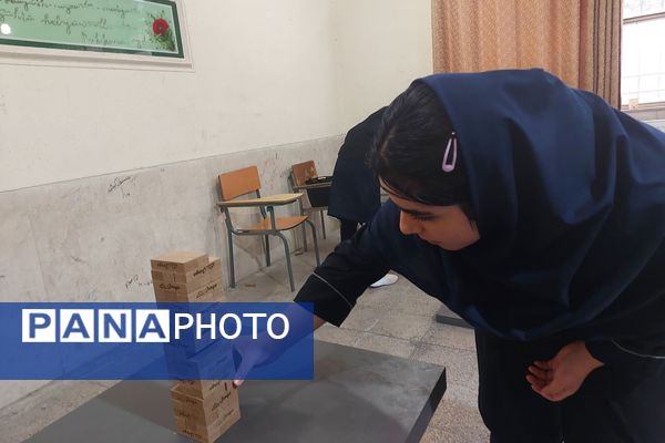 برگزاری مسابقات بازی‌های فکری رویش در دبیرستان شهید محمد تقی دستغیب ناحیه ۳شیراز 