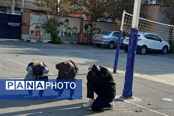 دانش‌آموزان دبیرستان زینبیه۲ شهریار آماده مقابله با زلزله
