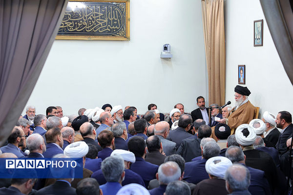 دیدار جمعی از مسئولان ارشد سه قوه با رهبر انقلاب