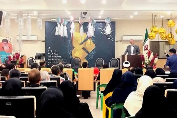 روایت‌نگاری دانش‌آموزخبرنگار پانا از آیین تجلیل از فرشتگان زمینی خوزستان