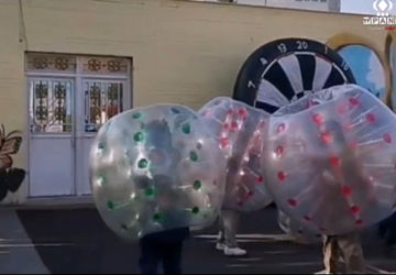 جشنواره بازی‌های غول‌آسا در دبستان شهدای ارتش