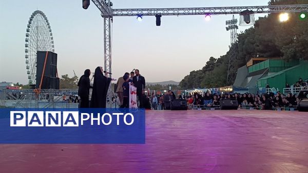 میدان‌نمایی رزم‌آوران طوس در قلب مشهد