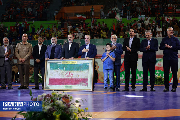 جشن قهرمانی تیم‌های ملی کشتی آزاد و فرنگی ایران