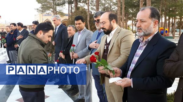 غبارروبی مزار شهدای زیارتگاه شهید آیت الله سید حسن مدرس (ره)