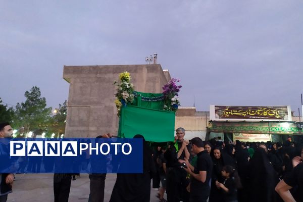 ندای لبیک یا حسین در روز عاشورا 
