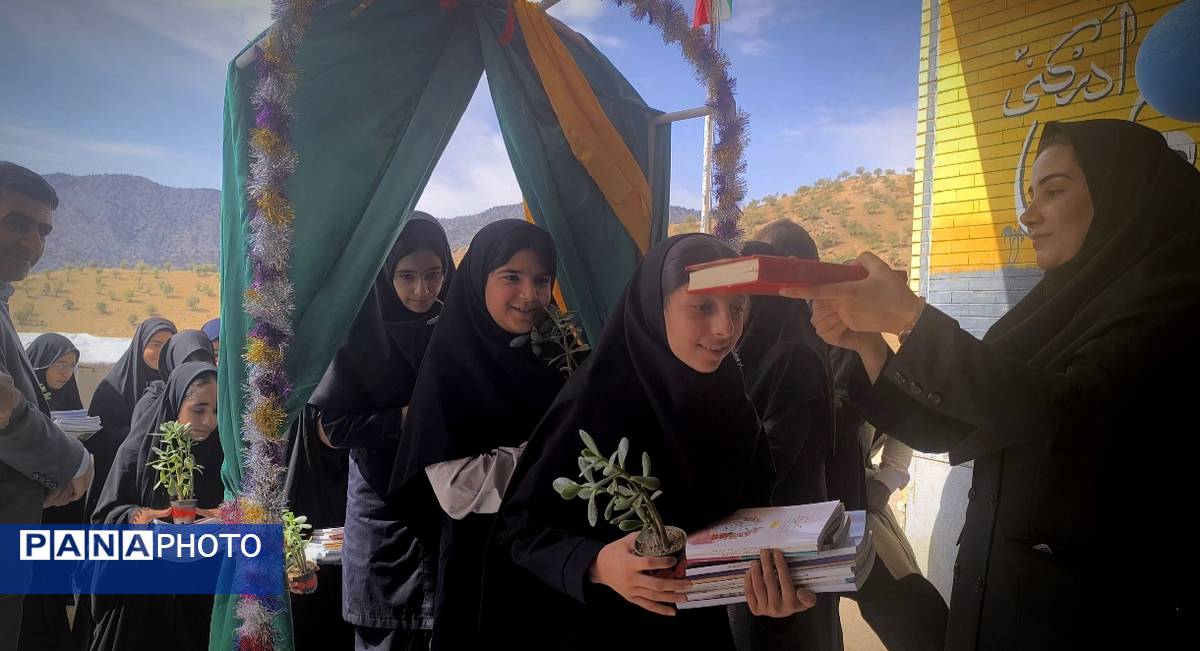 جشن جوانه‌ها آغازی نو برای دانش‌آموزان 