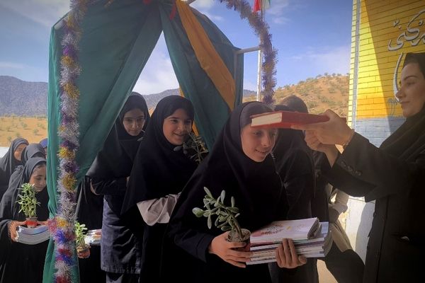 جشن جوانه‌ها آغازی نو برای دانش‌آموزان 