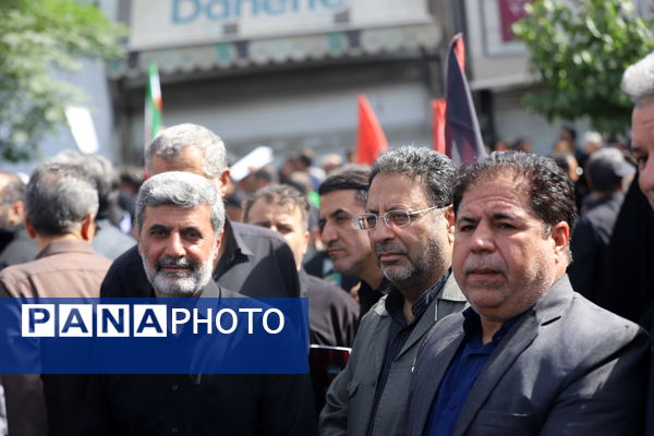 حضور پرشور فرهنگیان منطقه ۱۴ در مراسم تشییع پیکرهای شهدای جنگ ۱۲ روزه