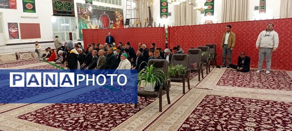 نماز جماعت در شب میلاد حضرت علی(ع) در خلیل آباد