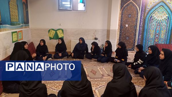 حلقه صالحین و سه‌شنبه‌های مهدوی در دبیرستان فرزانگان استعداد درخشان ملارد
