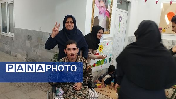 مسابقه نقاشی با موضوع دهه فجر در آموزشگاه ولایت شهرستان فریمان
