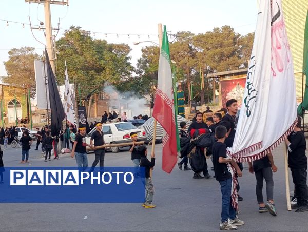 اجتماع بزرگ نوجوانان حسینی در دسته عزای احلی من العسل در کاشان