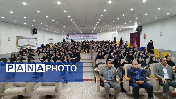 برگزاری همایش ویژه دانش آموزان کنکوری در خلیل آباد 