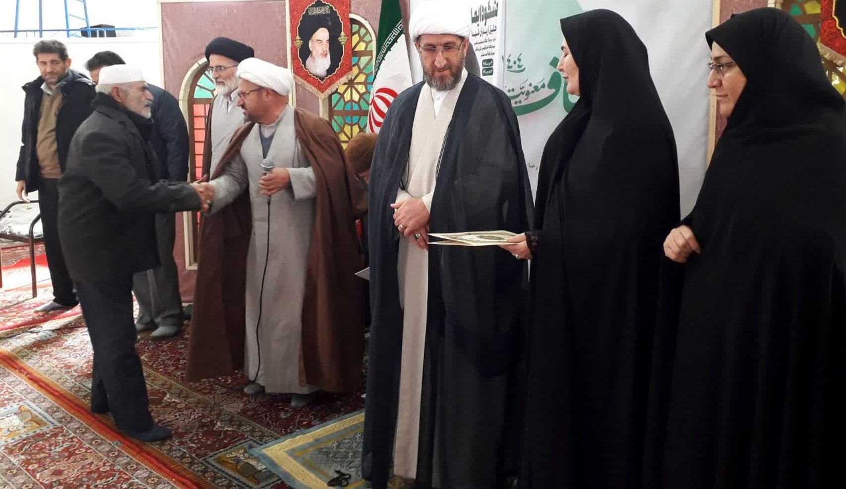  مراسم معنوی اعتکاف و تجلیل از پدران شهید در الشتر و فیروزآباد