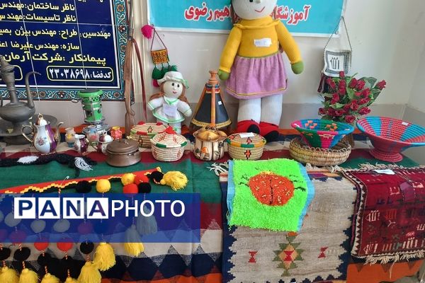 نمایشگاه صنایع دستی و جشنواره غذاهای سنتی به‌مناسبت دهه فجر 