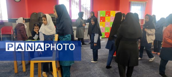بازدید دانش آموزان مدرسه شهید خاقانی شیروان از کتابخانه اندیشه‌‌ در هفته کتاب و کتابخوانی