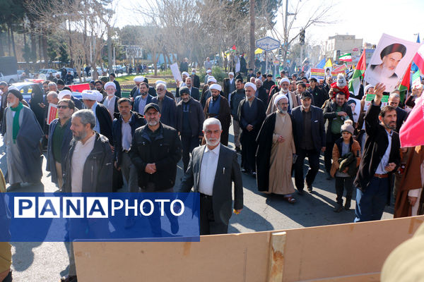 جلوه‌های حضور نوجوانان در راهپیمایی شکرانه پیروزی غزه