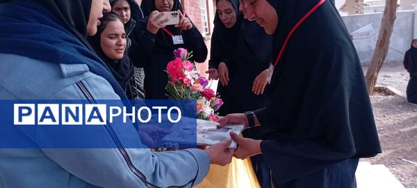 تجلیل از دانش آموزان چادری دبیرستان مادرمهربان خلیل آباد