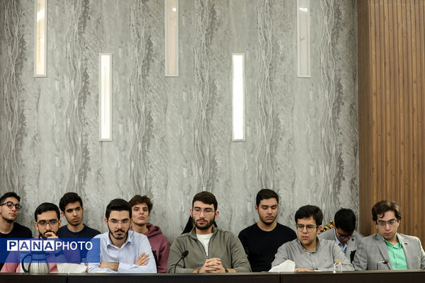 دیدار معاون اول رئیس‌جمهور با اعضای باشگاه و مدال‌آوران المپیادی
