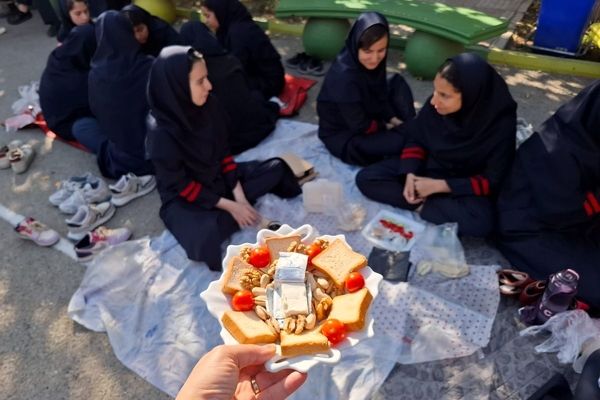 برگزاری اردوی درون‌مدرسه‌ای با محوریت صبحانه سالم در آموزشگاه هیأت امنایی فرزانگان ملارد