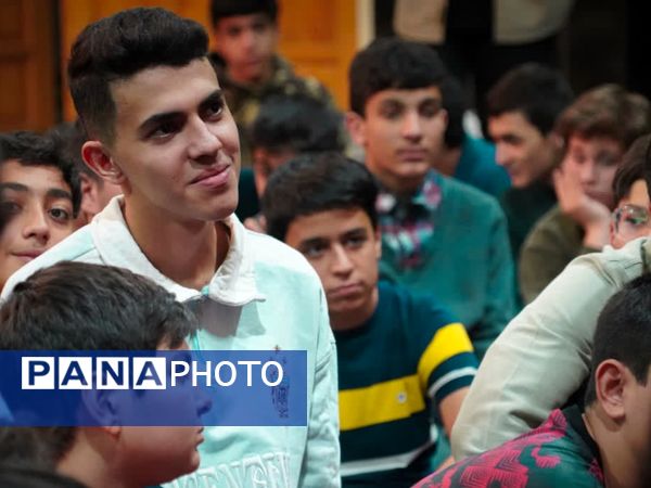 جلوه‌ای از اعتکاف دانش‌آموزی در مسجد امام علی‌بن‌ابی‌طالب (ع)