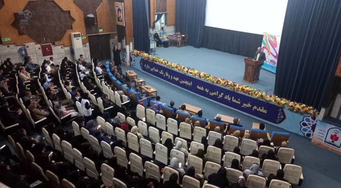 مراسم تجلیل از مقام آوران فرهنگی و هنری هرمزگان