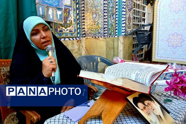 برگزاری محفل انس با قرآن و تجلیل از خانواده‌ شهدا