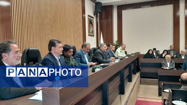 نشست ویژه شورای اداری شهرستان تربت حیدریه به مناسبت هفته معلم 