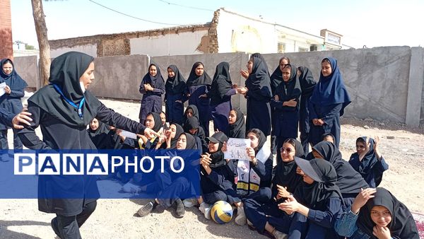 اجرای برنامه‌های ورزشی شاد و مهیج در مدرسه مادرمهربان خلیل آباد