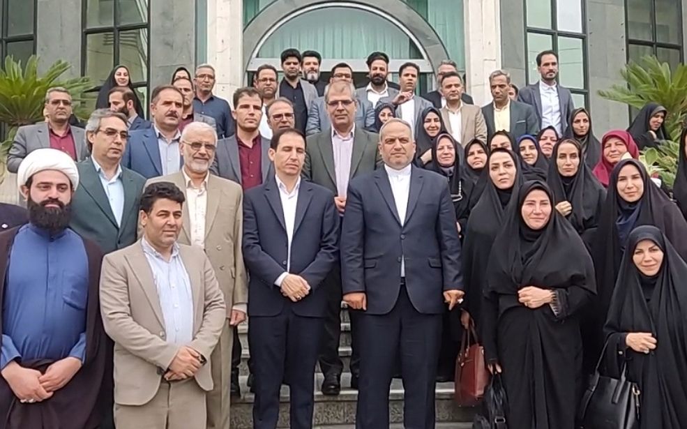 آیین سپاس از فرهنگیان نمونه و منتخبین استانی شهرستان شهریار