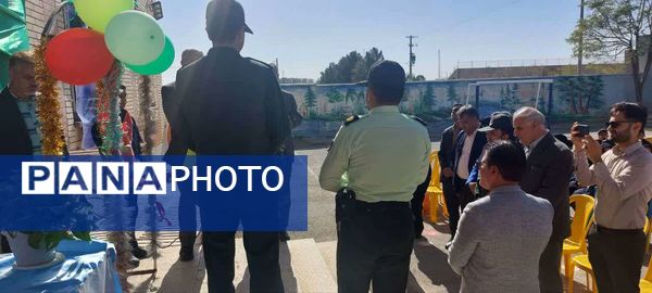 جشن عاطفه ها و مهربانی ؛ پاییز مدرسه ما بهاری شد