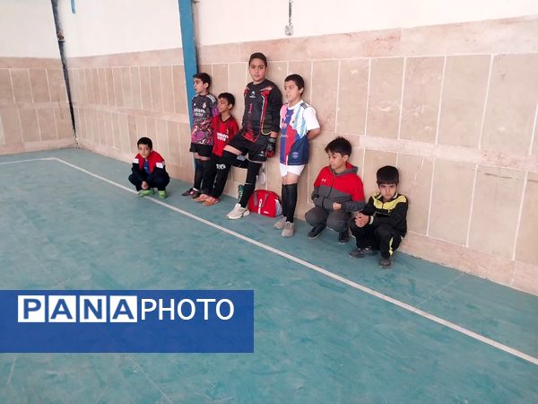 شادی و هیجان دانش‌آموزان در سالن ورزشی 