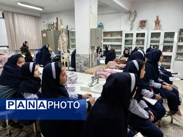 بازدید دانش آموزان دبستان ناهید نخودی از پژوهشرای نیشابور