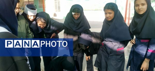 بیست و هفتمین مانور زلزله سراسری در دبیرستان یغمای نیشابوری(وکیلی۳)