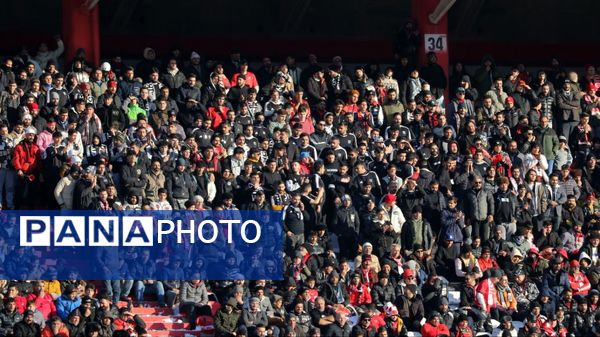 بازی تراکتور و ملوان در تبریز