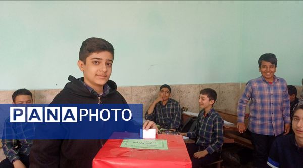انتخابات شورای دانش‌آموزی آغاز فردایی روشن در اندیشه شاهد