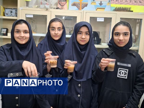 اجرای آزمایش‌های جذاب توسط دانش‌آموزان پایه های هفتم مدرسه انیس خوش قدم 