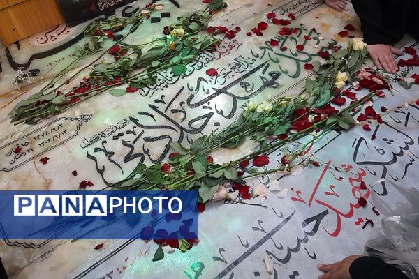 در آغوش زمین، شهیدانی آرمیده‌اند که با جوهر خون، سند حق و حقیقت را امضا نمودند 