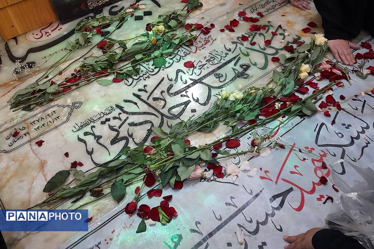 در آغوش زمین، شهیدانی آرمیده‌اند که با جوهر خون، سند حق و حقیقت را امضا نمودند 