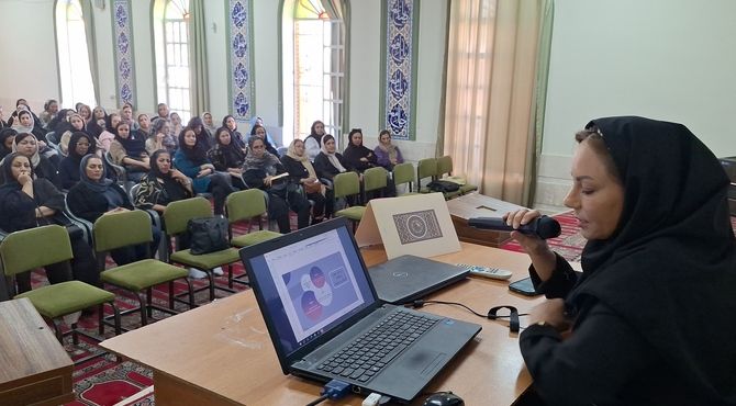 اولین جلسه آموزش خانواده در دبیرستان پویش ناحیه ۳ شیراز 