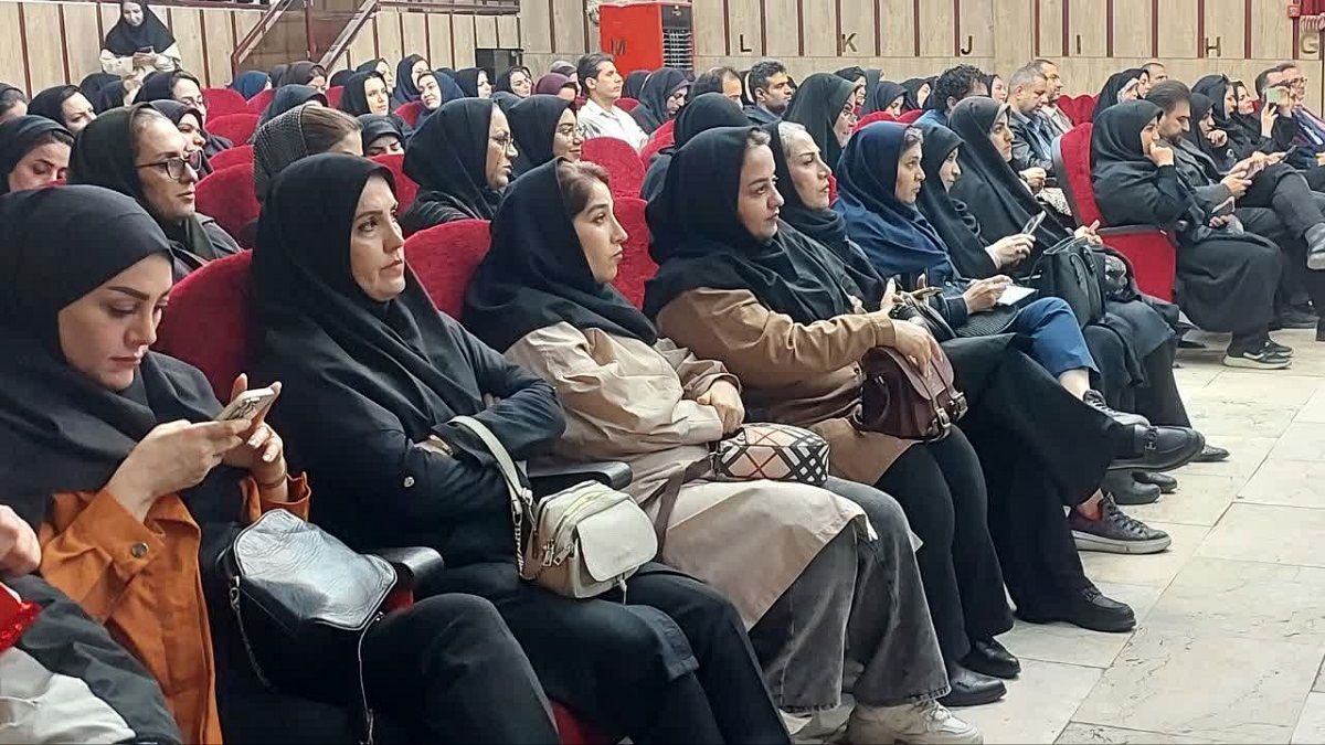 جلسه سالانه انجمن اولیا و مربیان آموزش و پرورش ناحیه ۲ کرج و شهرستان فردیس