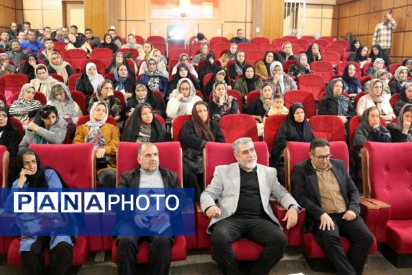 نشست انجمن اولیا و مربیان هنرستان امام علی(ع) فیروزکوه