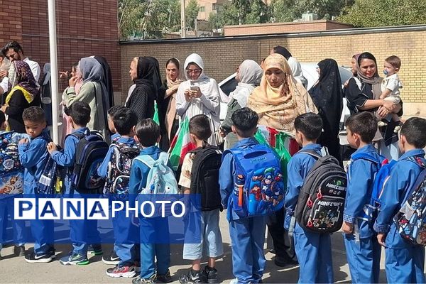 جشن کلاس اولی ها در دبستان باقرالعلوم ناحیه یک شهرری